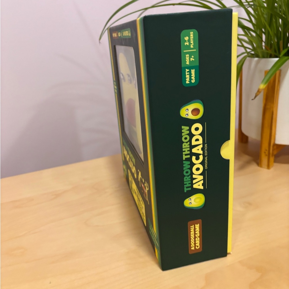 Exploding Kittens Throw Throw Avocado Card Game In Excellent Used Condition - Picture 4 of 7